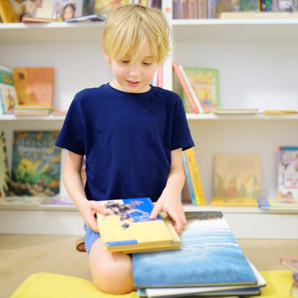 kind dat boeken leest