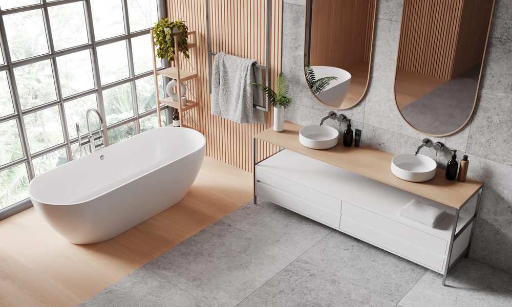 Ruime moderne badkamer met vrijstaand bad